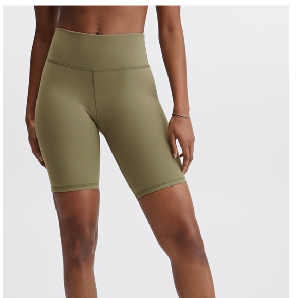 Fabletics The Define 9 Inch Shorts Size M NWT in Night Owl - Picture 1 of 4